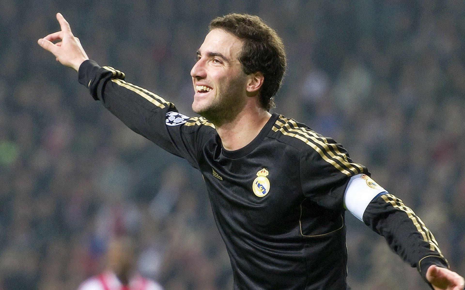 手感冰冷！亚历山大半场罕见迷失 两罚全铁创尴尬纪录